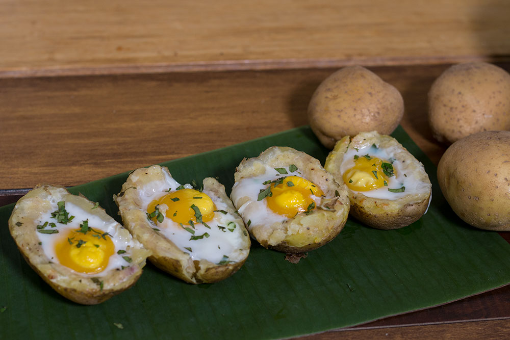 Baked Potatoes with Eggs