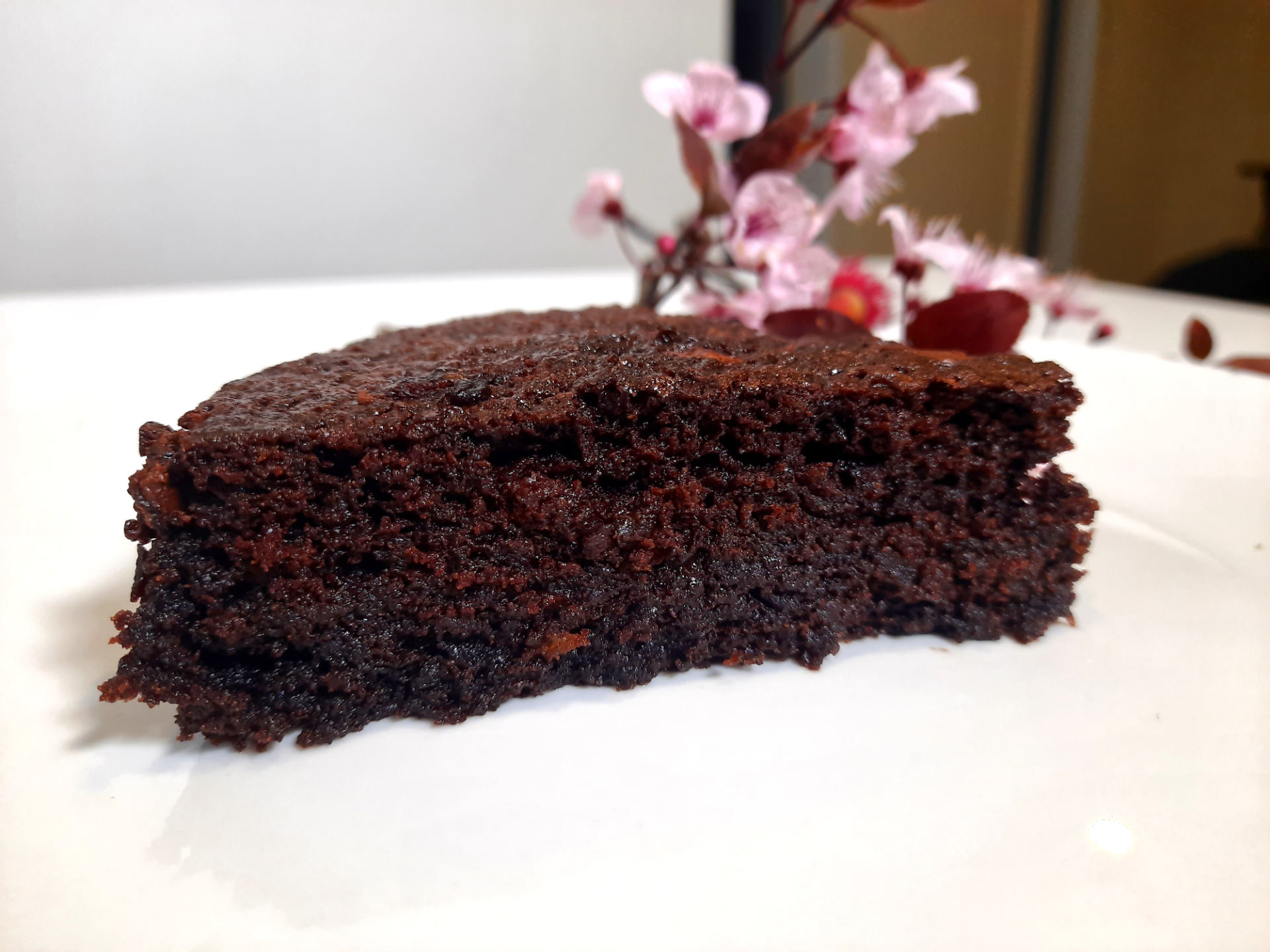 Eggless Chocolate Banana Cake