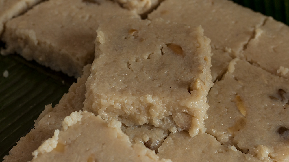 Cashew & Jaggery Milk Rice Pieces