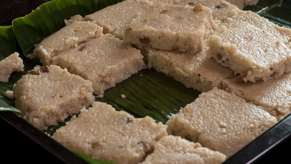 Cashew & Jaggery Milk Rice Pieces